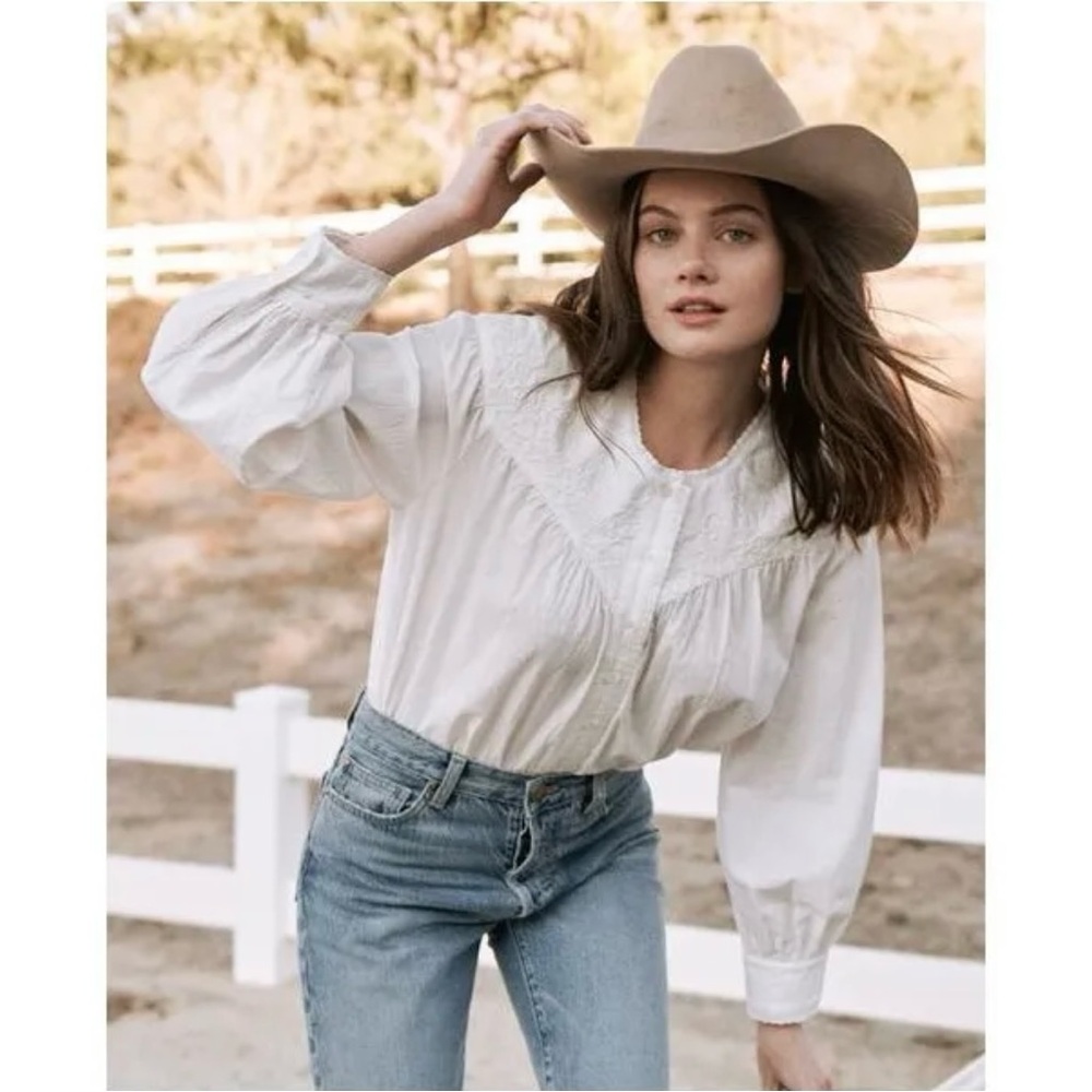 THE GREAT. White Cotton Peasant Blouse with Lace Yoke